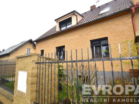 Pronájem kanceláře, Praha - Dolní Chabry, Kobyliská, 225 m2