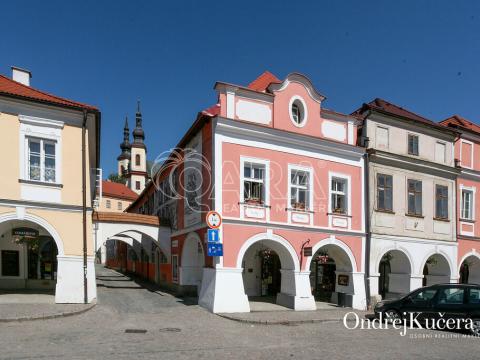 Prodej ubytování, Litomyšl - Litomyšl-Město, Smetanovo náměstí, 825 m2