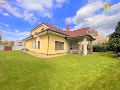 Prodej vily, Praha - Dolní Měcholupy, Za kovárnou, 310 m2