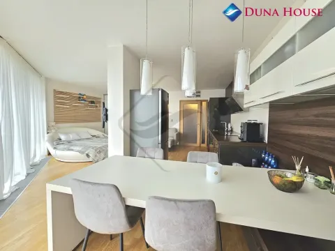 Pronájem bytu 1+kk, Praha - Žižkov, Ke kapslovně, 64 m2