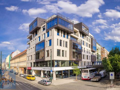 Pronájem kanceláře, Praha - Karlín, Sokolovská, 743 m2