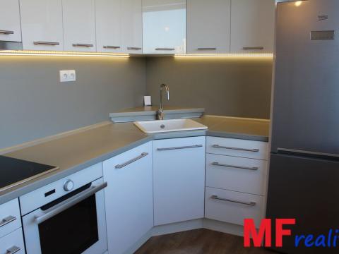 Pronájem bytu 2+1, Hradec Králové - Nový Hradec Králové, Mandysova, 61 m2