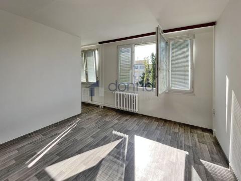Pronájem bytu 1+kk, Praha - Střížkov, Českolipská, 26 m2