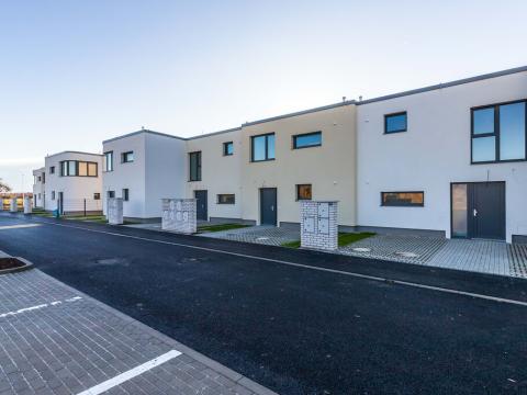 Prodej rodinného domu, Praha - Kolovraty, Devětsilová, 105 m2