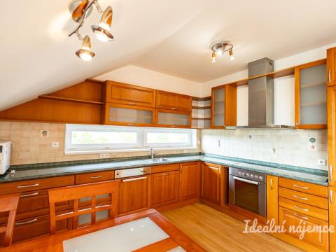 Pronájem bytu 4+kk, Praha - Dubeč, U lipové aleje, 95 m2