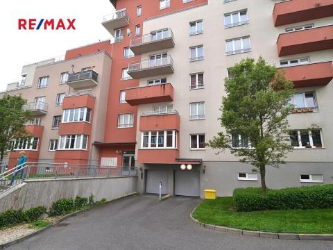 Pronájem bytu 1+kk, Praha - Záběhlice, Mikanova, 42 m2