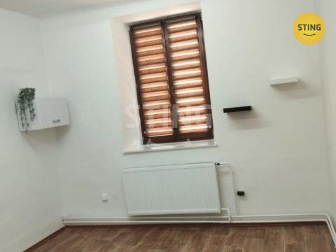 Pronájem obchodního prostoru, Litovel, Nám. Př. Otakara, 17 m2