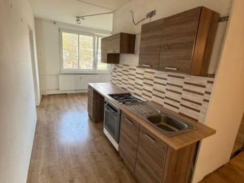 Prodej bytu 3+1, Chomutov, Kamenná, 77 m2