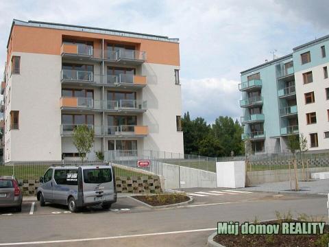 Pronájem bytu 1+kk, Praha - Hloubětín, Nepelova, 45 m2