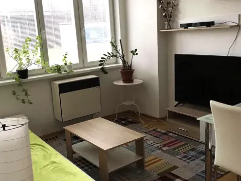 Pronájem bytu 2+kk, Praha - Libeň, Střížkovská, 48 m2