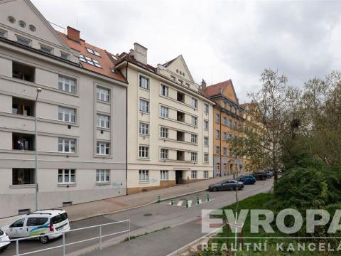 Pronájem bytu 2+1, Praha - Střešovice, Na Malovance, 56 m2