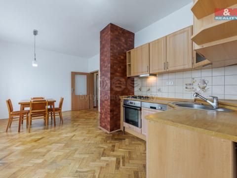 Pronájem bytu 3+1, Karlovy Vary - Dvory, Závodní, 100 m2