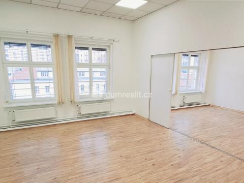 Pronájem kanceláře, Praha - Smíchov, Drtinova, 43 m2