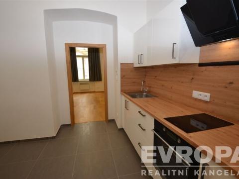 Pronájem bytu 1+1, Praha - Žižkov, Seifertova, 38 m2