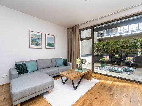 Pronájem bytu 1+1, Praha - Smíchov, Na Valentince, 50 m2