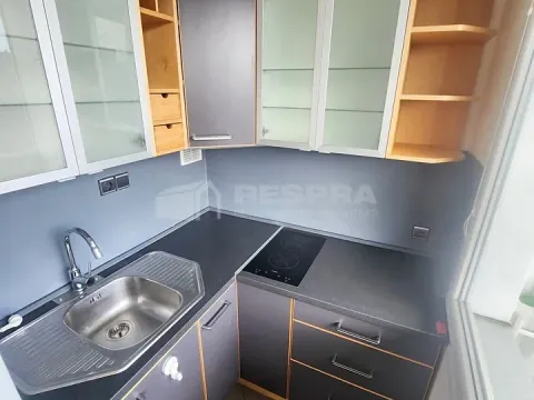 Pronájem bytu 1+kk, Praha - Prosek, Veltruská, 36 m2