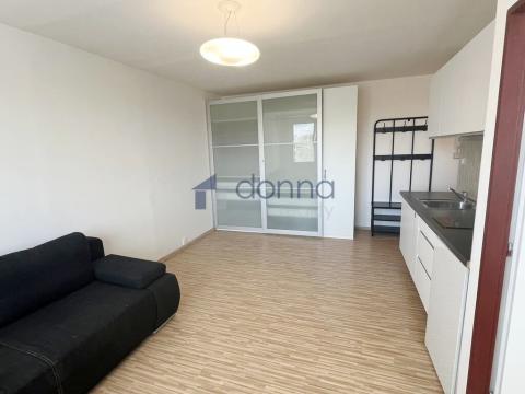 Pronájem bytu 2+kk, Praha - Střížkov, Červenkova, 38 m2