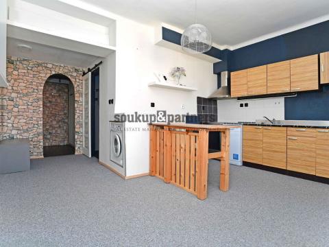 Pronájem bytu 2+kk, Praha - Smíchov, Moulíkova, 55 m2