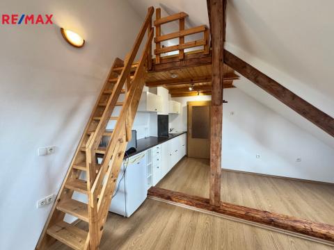Pronájem bytu 1+kk, Dobříš, náměstí Svobody, 32 m2