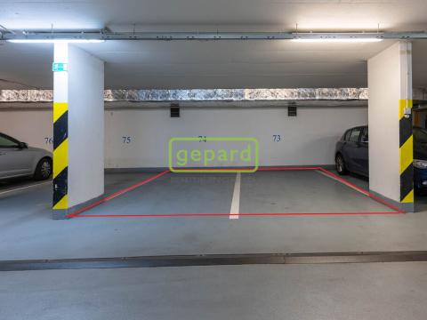 Prodej garážového stání, Praha - Hostivař, náměstí Přátelství, 25 m2