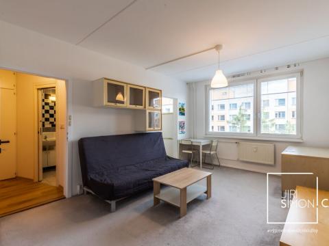Pronájem bytu 1+kk, Praha - Hostivař, Chudenická, 30 m2