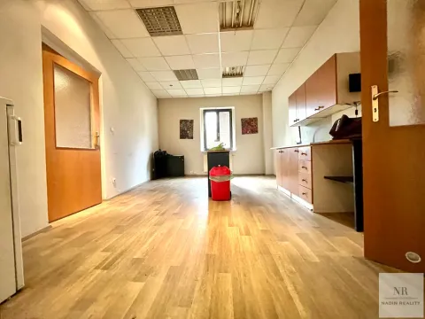 Prodej bytu 4+1, Karlovy Vary, Závodu míru, 125 m2