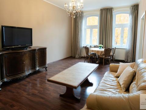 Prodej bytu 4+1, Karlovy Vary, Bulharská, 125 m2