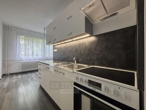 Pronájem bytu 2+1, Třeboň - Třeboň II, Vrchlického, 56 m2