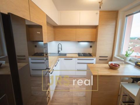 Prodej bytu 3+1, Veselí nad Moravou, náměstí Míru, 74 m2