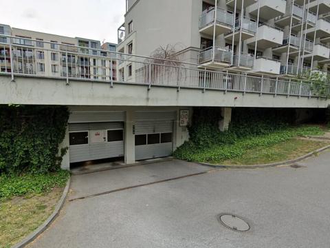 Pronájem garážového stání, Praha - Dejvice, Lindleyova, 15 m2