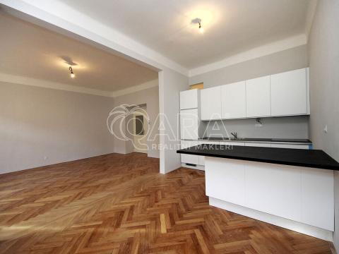Pronájem kanceláře, Praha, Kořenského, 124 m2