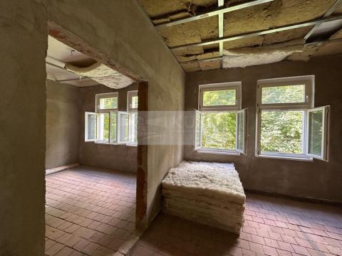 Prodej půdního prostoru, Karlovy Vary, Sadová, 150 m2