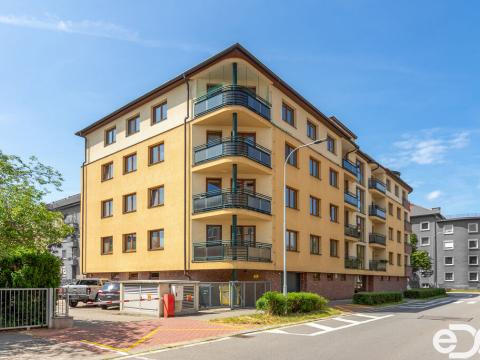 Pronájem bytu 2+kk, Pardubice, Nerudova, 69 m2