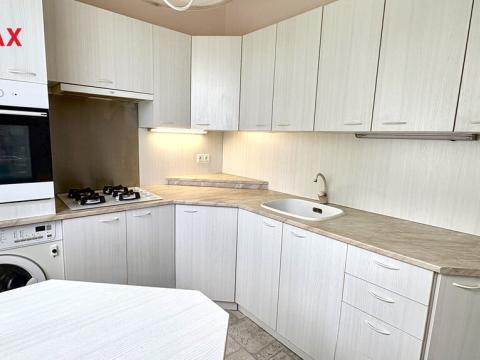 Prodej bytu 3+1, Ostrov, Kollárova, 67 m2