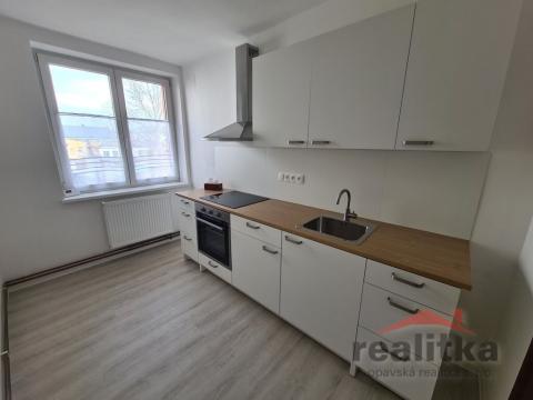 Pronájem bytu 2+1, Opava - Město, náměstí Osvoboditelů, 48 m2