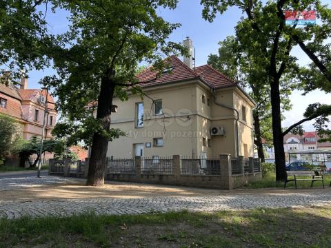 Pronájem bytu 3+1, Louny, Osvoboditelů, 80 m2