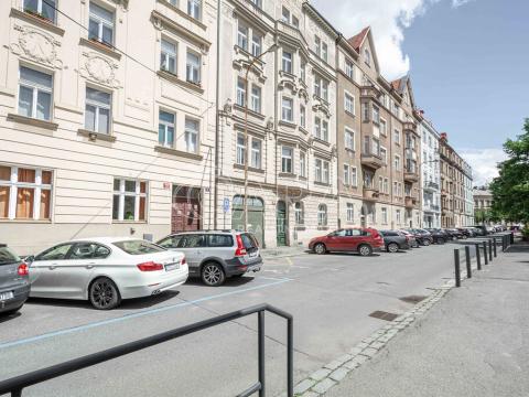 Prodej bytu 3+1, Praha - Bubeneč, Na výšinách, 77 m2