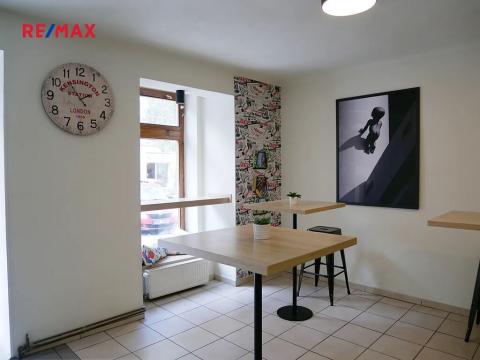 Pronájem obchodního prostoru, Praha - Karlín, Křižíkova, 90 m2