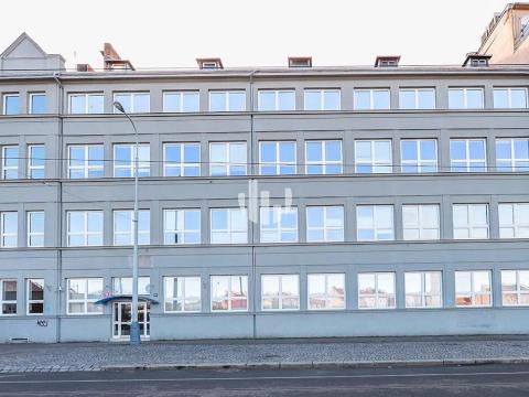 Pronájem kanceláře, Praha - Libeň, Na žertvách, 5500 m2