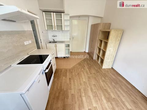 Pronájem bytu 2+kk, Praha - Smíchov, Kmochova, 35 m2