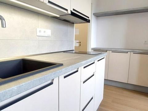 Pronájem bytu 1+1, Valašské Meziříčí - Krásno nad Bečvou, Nádražní, 41 m2