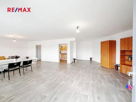 Pronájem obchodního prostoru, Neslovice, Lesní, 66 m2