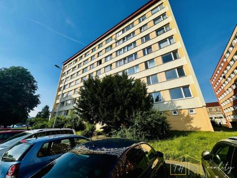 Prodej bytu 3+1, Teplice - Trnovany, Zemská, 55 m2
