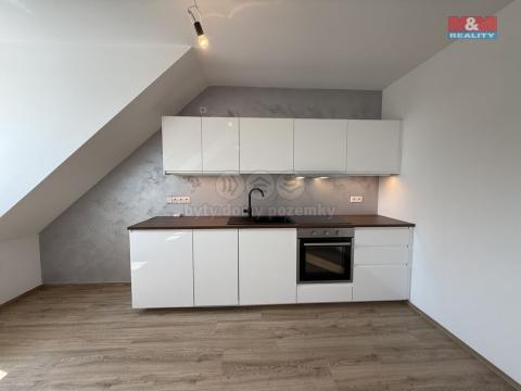 Pronájem bytu 1+kk, Třebechovice pod Orebem, Masarykovo náměstí, 41 m2