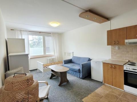Pronájem bytu 1+kk, Praha - Modřany, Pirinská, 29 m2