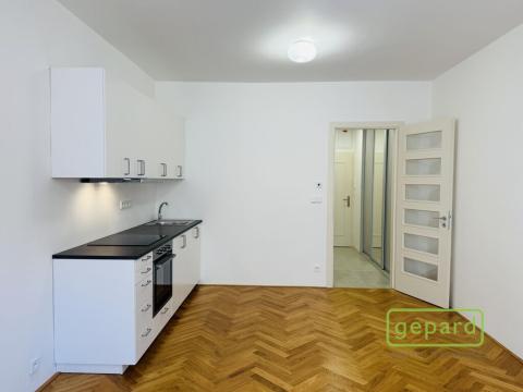 Pronájem bytu 1+kk, Praha, Sudoměřská, 35 m2