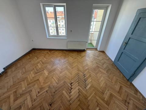 Pronájem bytu 2+kk, Praha - Žižkov, Biskupcova, 50 m2
