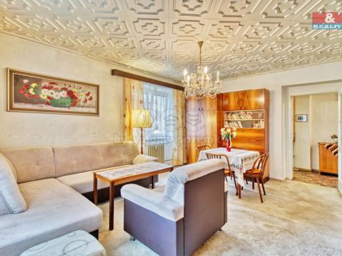 Prodej bytu 2+1, Ostrov, Komenského, 77 m2
