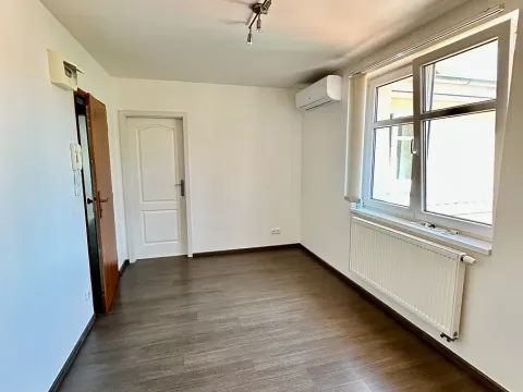 Pronájem kanceláře, Praha - Břevnov, Bělohorská, 15 m2
