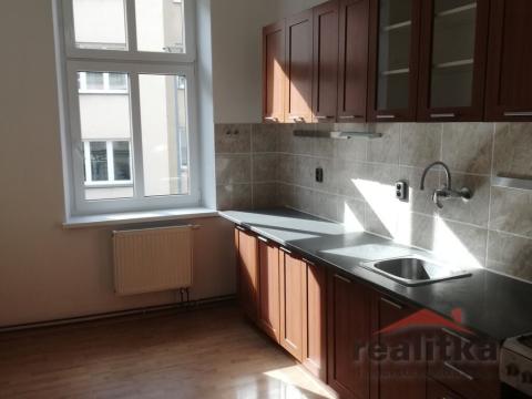 Pronájem bytu 2+1, Opava, Kasárenská, 61 m2